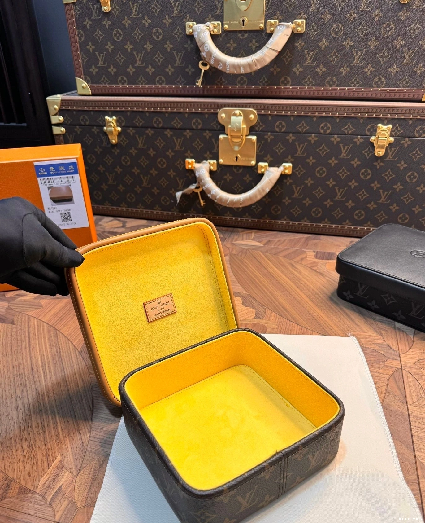 YELLOW LV JEWELRY SQUARE CUSTOM BOX 0729